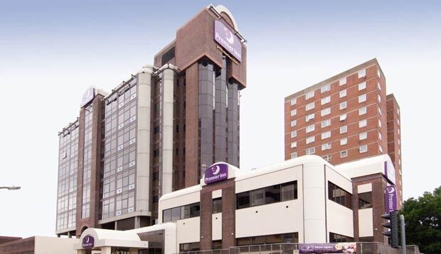 Premier Inn Sunbury - Kempton Park Экстерьер фото